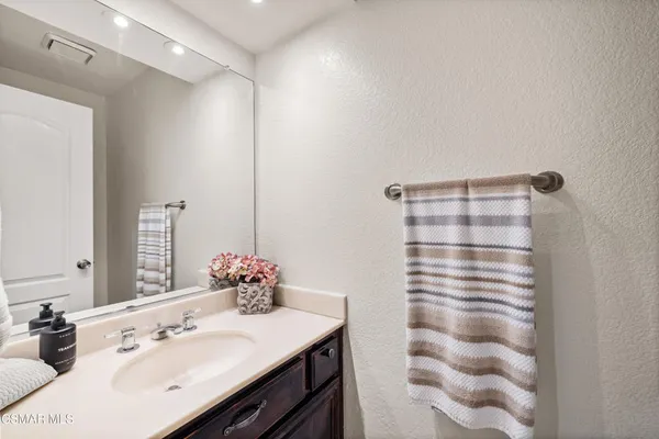 $769,900 | 600 Kingswood Lane, Unit G, Simi Valley, CA 93065