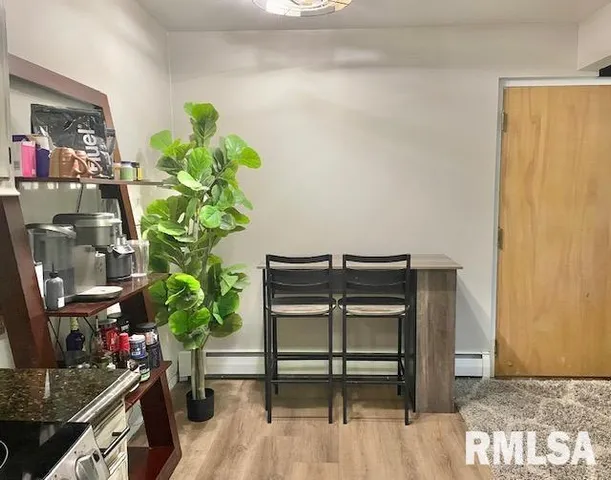 $96,000 | 940 17th Street, Unit 4, Moline, IL 61265