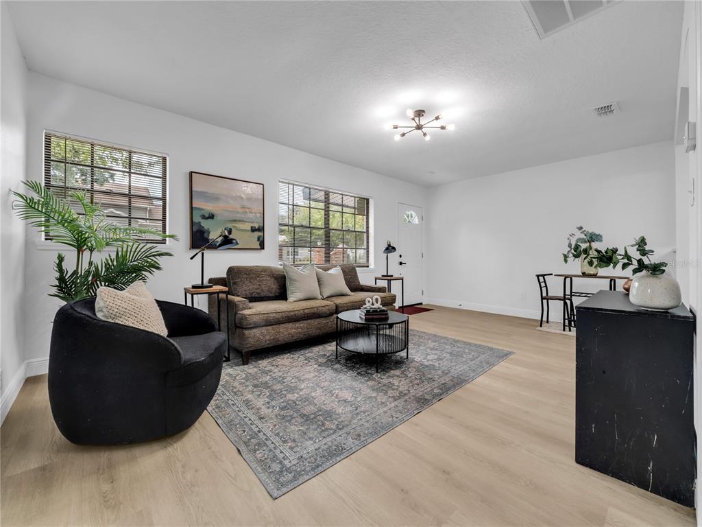 14931 Fisher Road Tampa, FL 33613 - Photo 5 of 25 Gallery Image 5