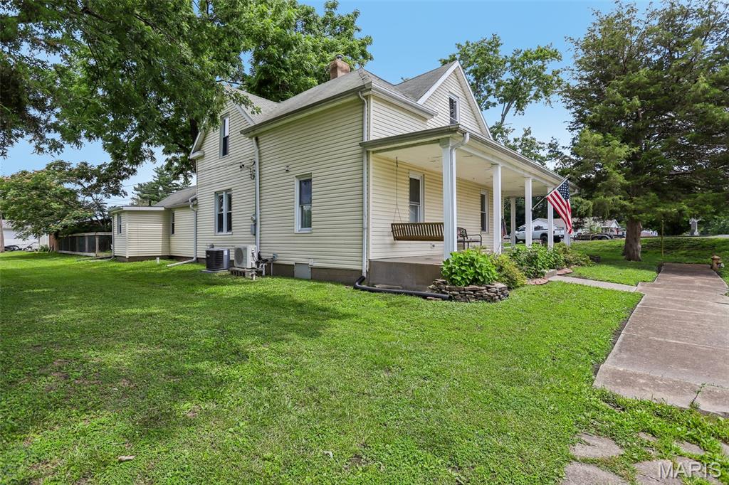 515 East 3rd N Street Mount Olive, IL 62069 - Photo 2 of 39
