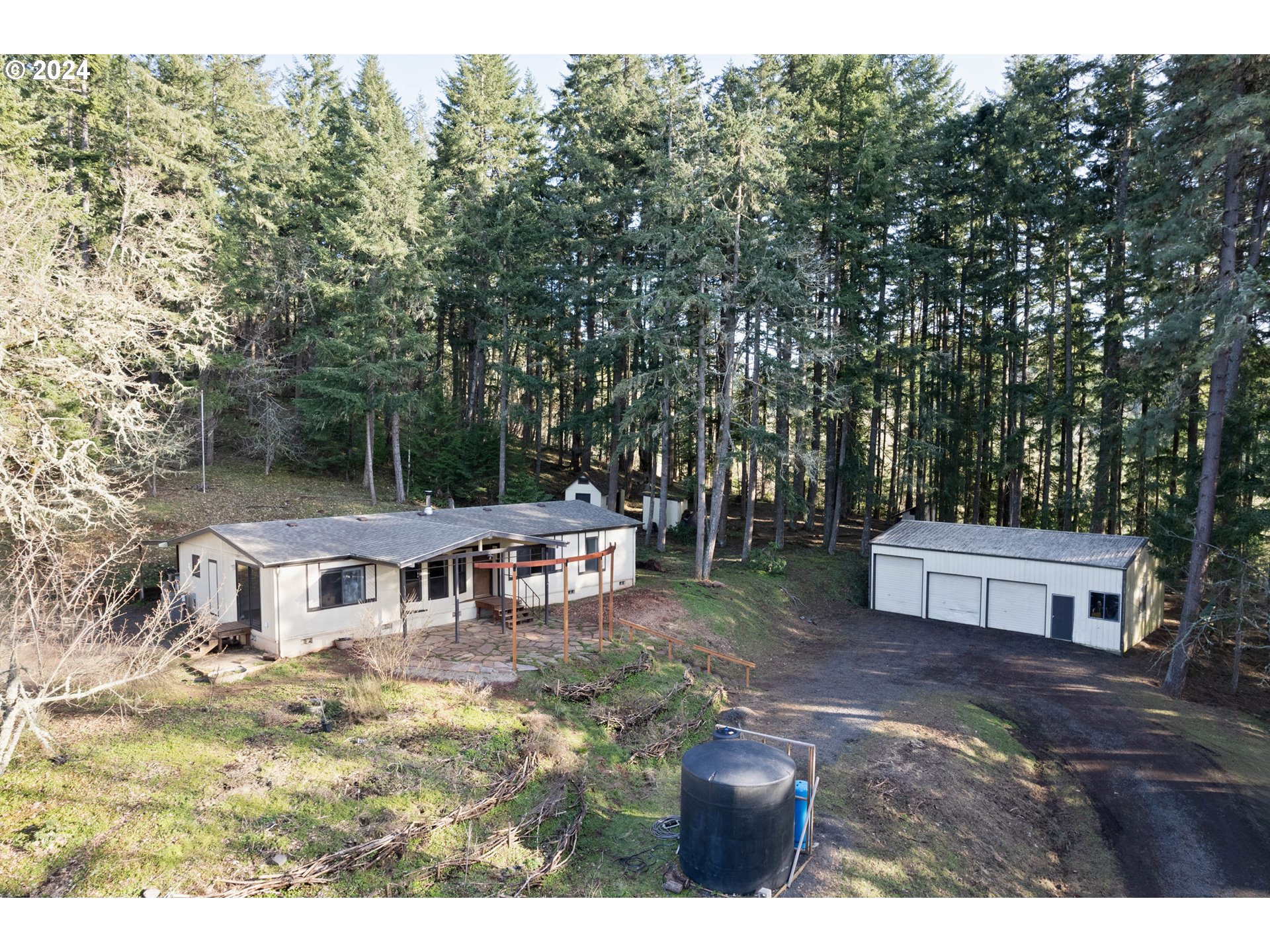 84567 Laughlin Road Eugene, OR 97405 - Photo 1 of 31 Gallery Image 1