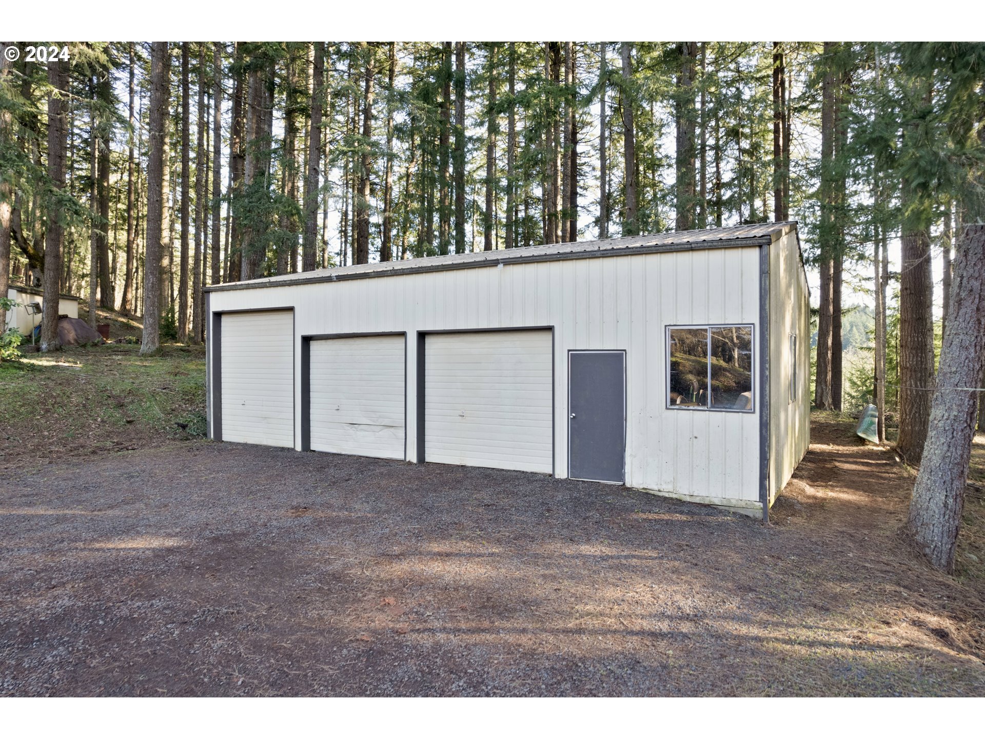 84567 Laughlin Road Eugene, OR 97405 - Photo 4 of 31 Gallery Image 4