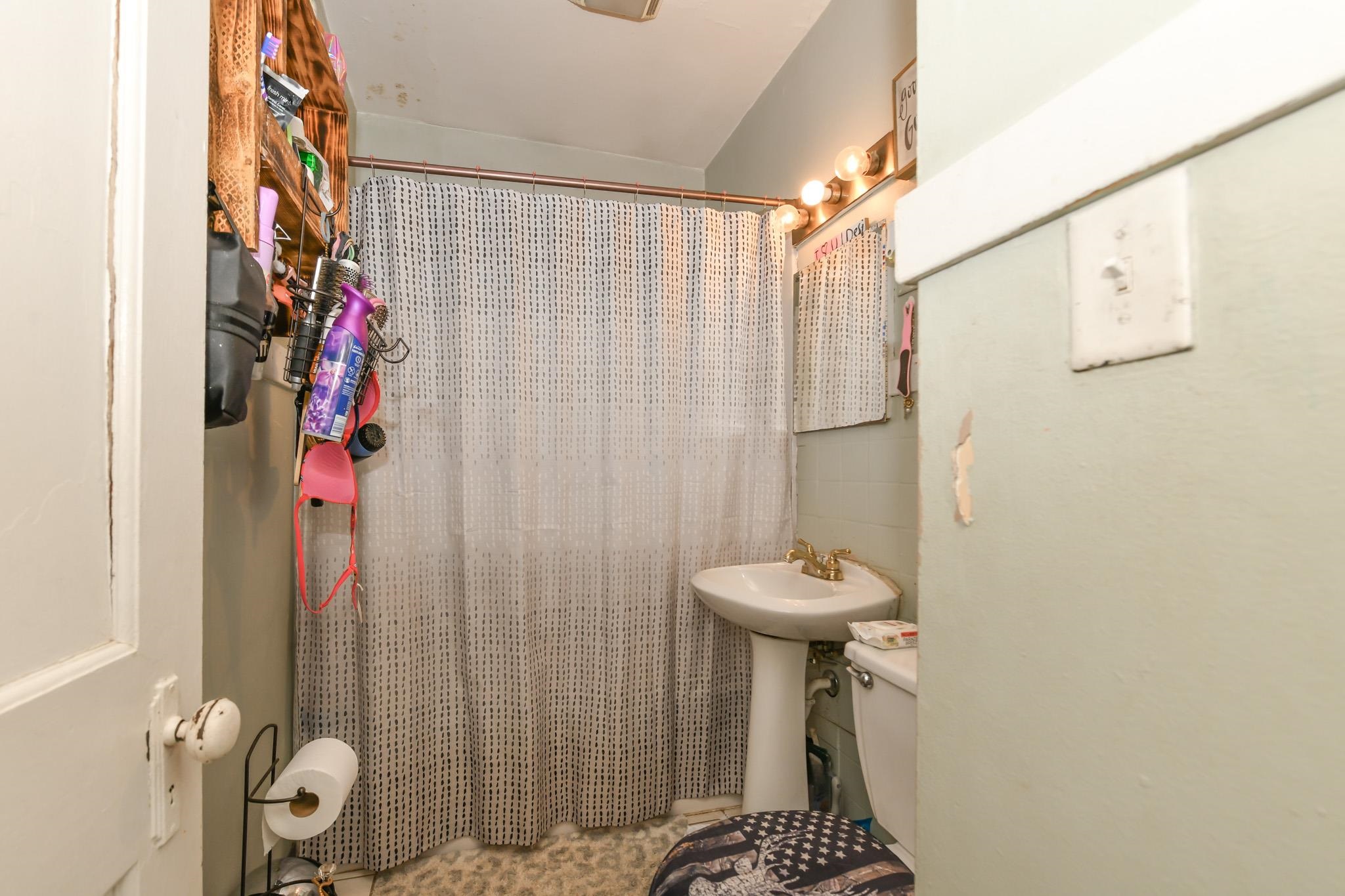 1604 Henry Avenue Beloit, WI 53511 - Photo 11 of 19