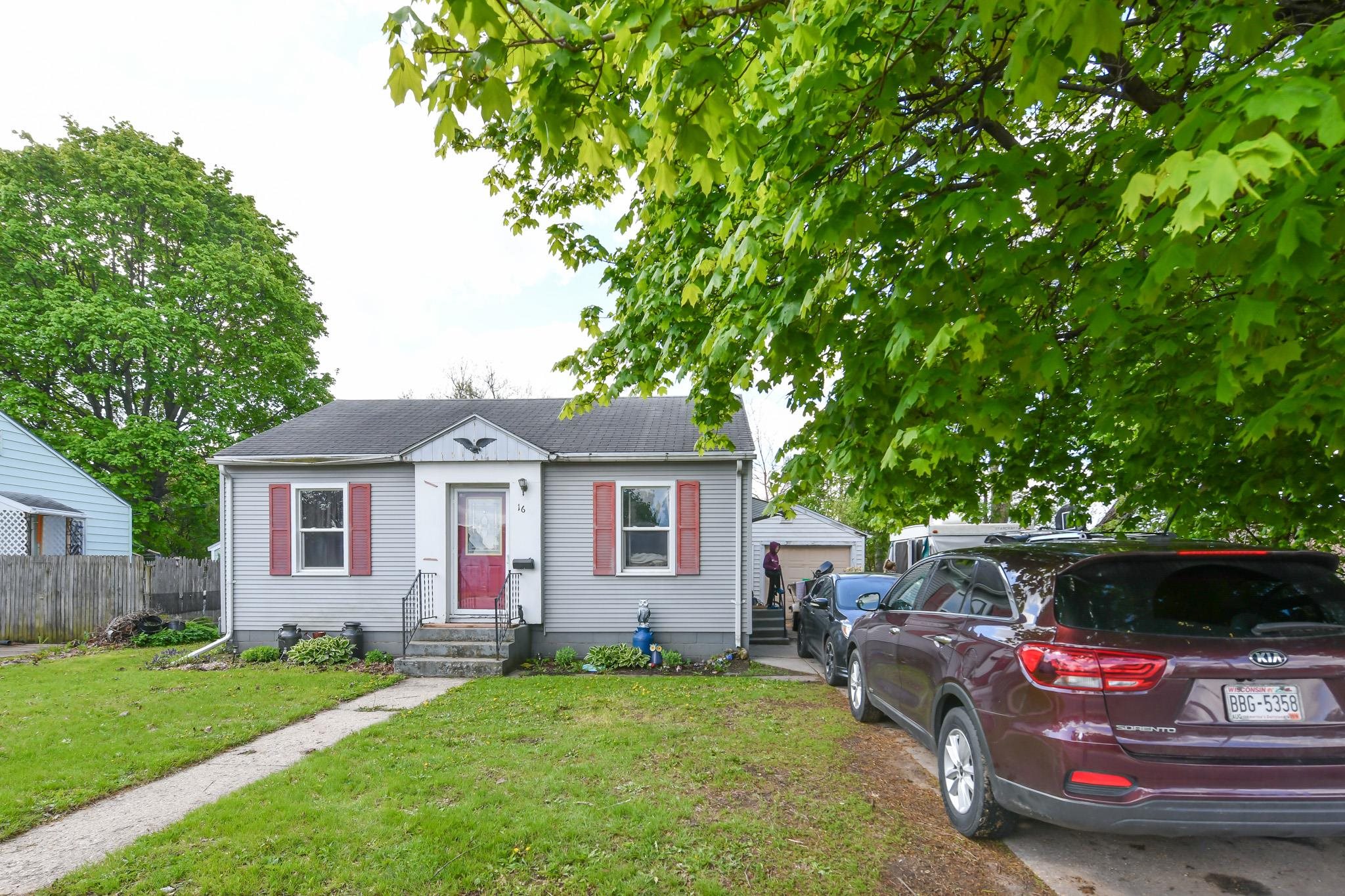 1604 Henry Avenue Beloit, WI 53511 - Photo 2 of 19