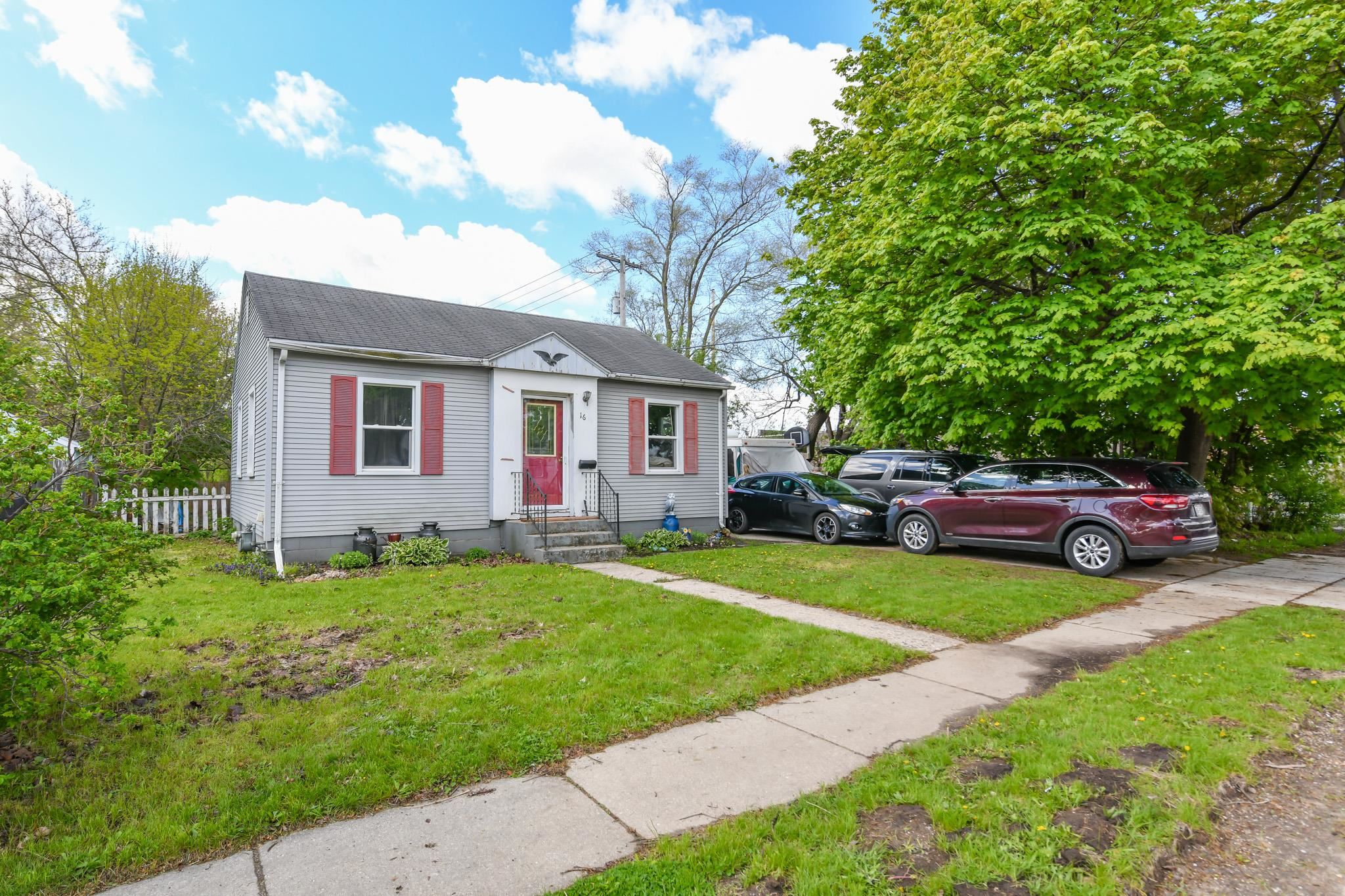 1604 Henry Avenue Beloit, WI 53511 - Photo 3 of 19