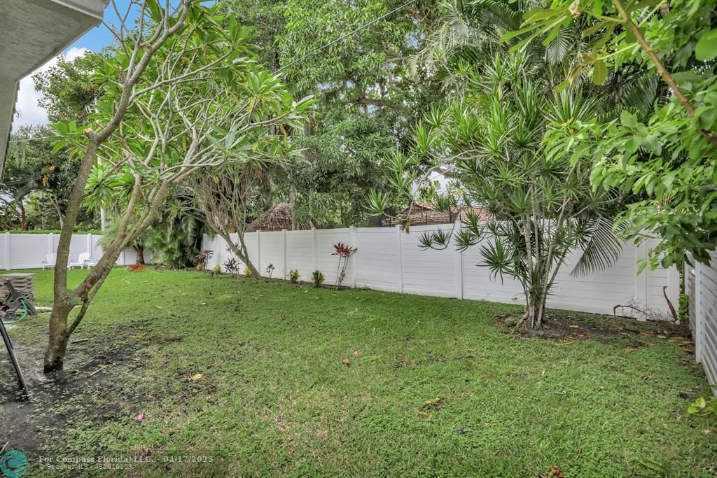 1035 Northwest 5th Avenue Boca Raton, FL 33432 - Photo 41 of 50 a view of a garden