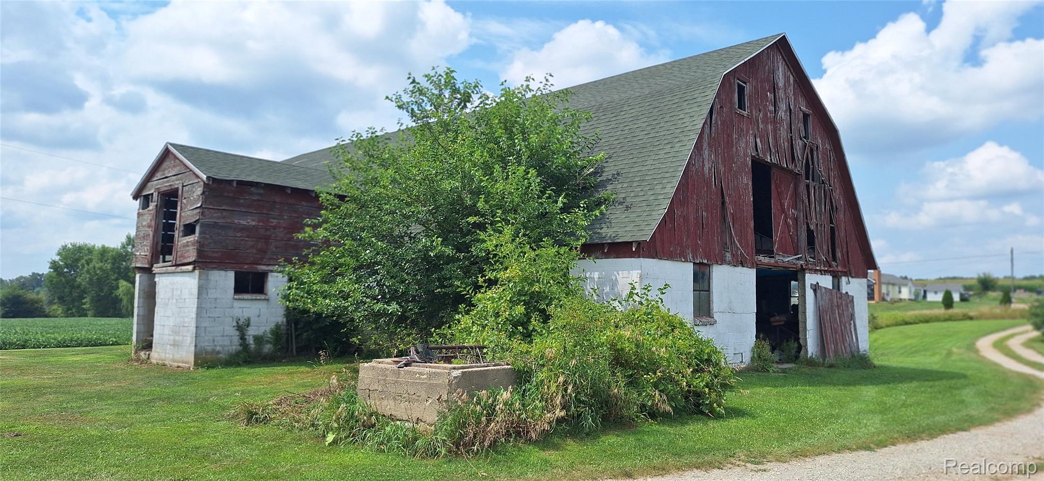 10374 Wilson Road Otisville, MI 48463 - Photo 83 of 99 20250730_145230.jpg