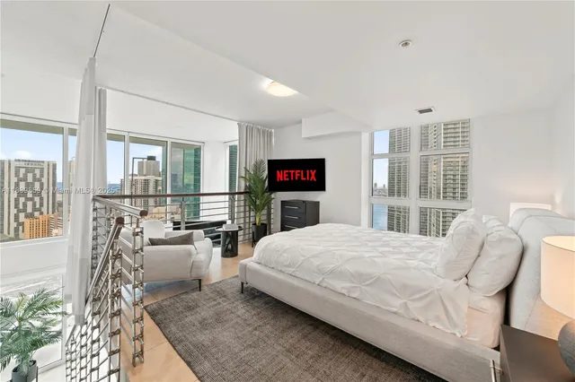 $695,000 | 41 Southeast 5th Street, Unit 1901, Miami, FL 33131