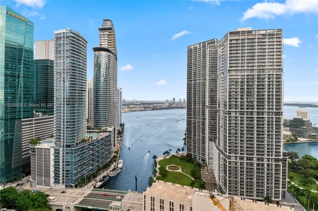 $695,000 | 41 Southeast 5th Street, Unit 1901, Miami, FL 33131