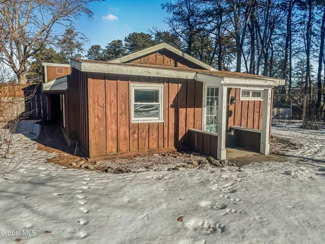 $1,750 | 196 Luzerne Road, Queensbury, NY 12804