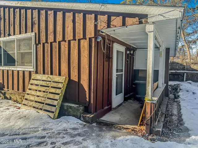 $1,750 | 196 Luzerne Road, Queensbury, NY 12804