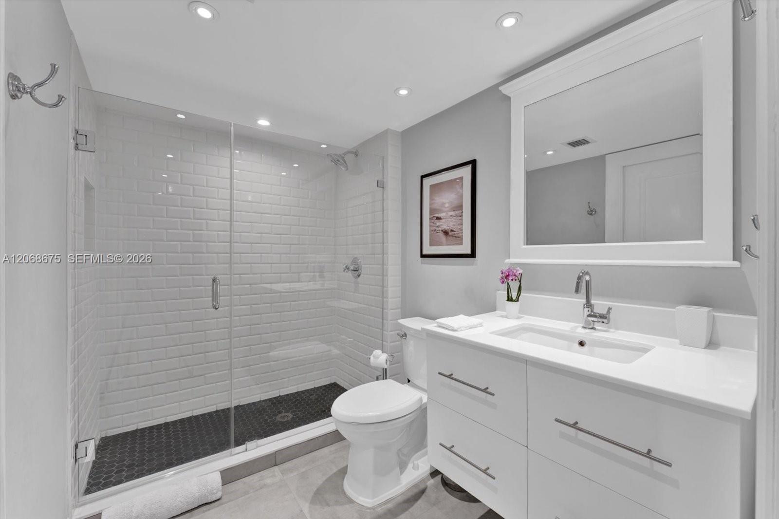 90 Alton Road, Unit 1102 Miami Beach, FL 33139 - Photo 16 of 40 Gallery Image 16