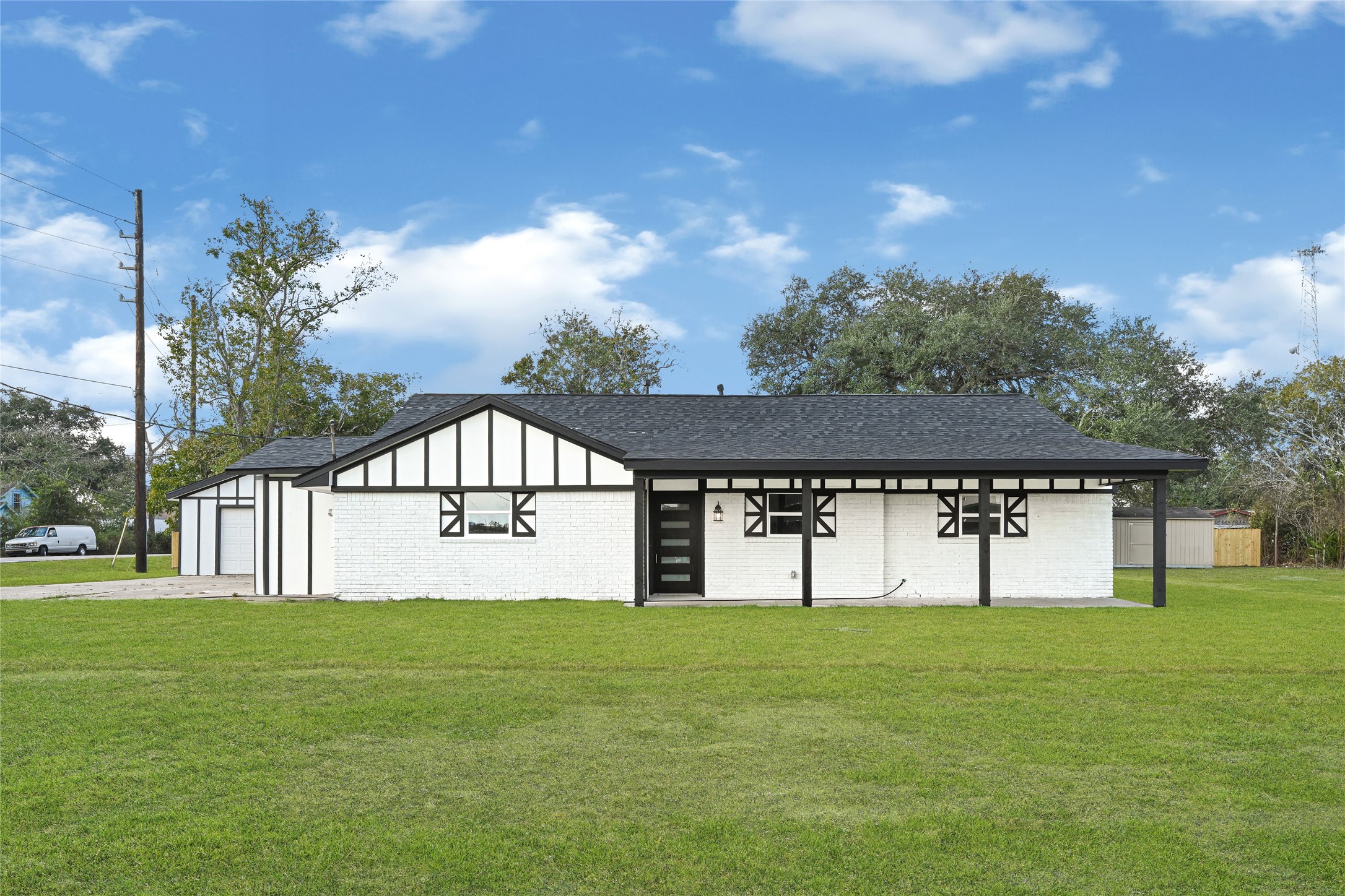 16240 2nd Street Rosharon, TX 77583 - Photo 1 of 26 a view of house with garden