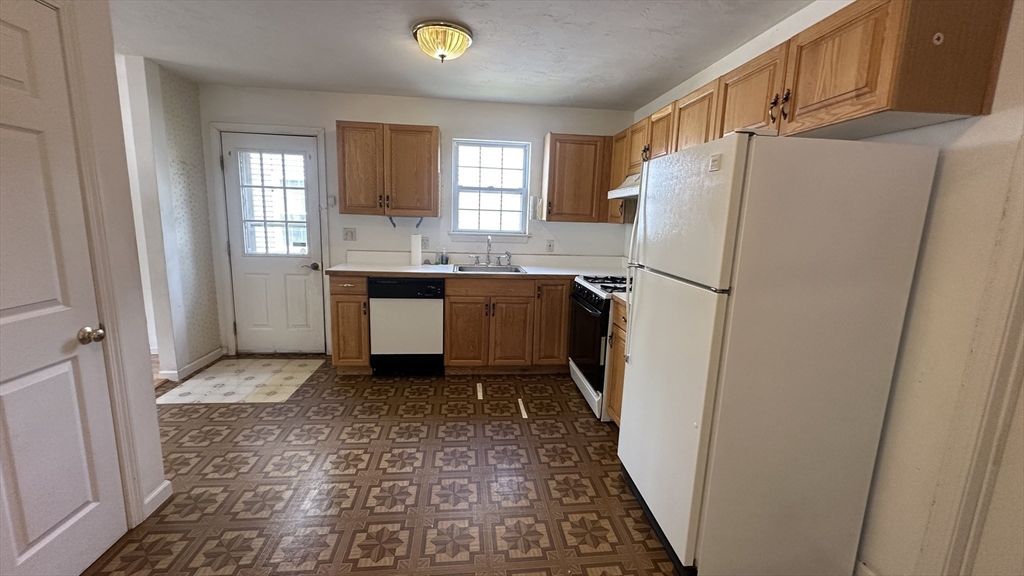 7 Tanners Path Marlborough, MA 01752 - Photo 18 of 34