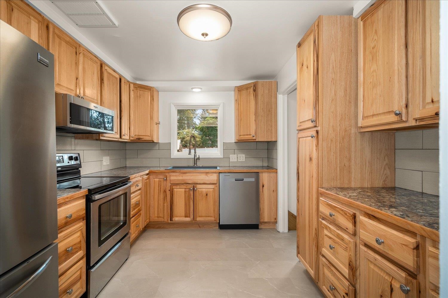 12712 East Saltese Road Spokane Valley, WA 99216 - Photo 10 of 35 Gallery Image 10