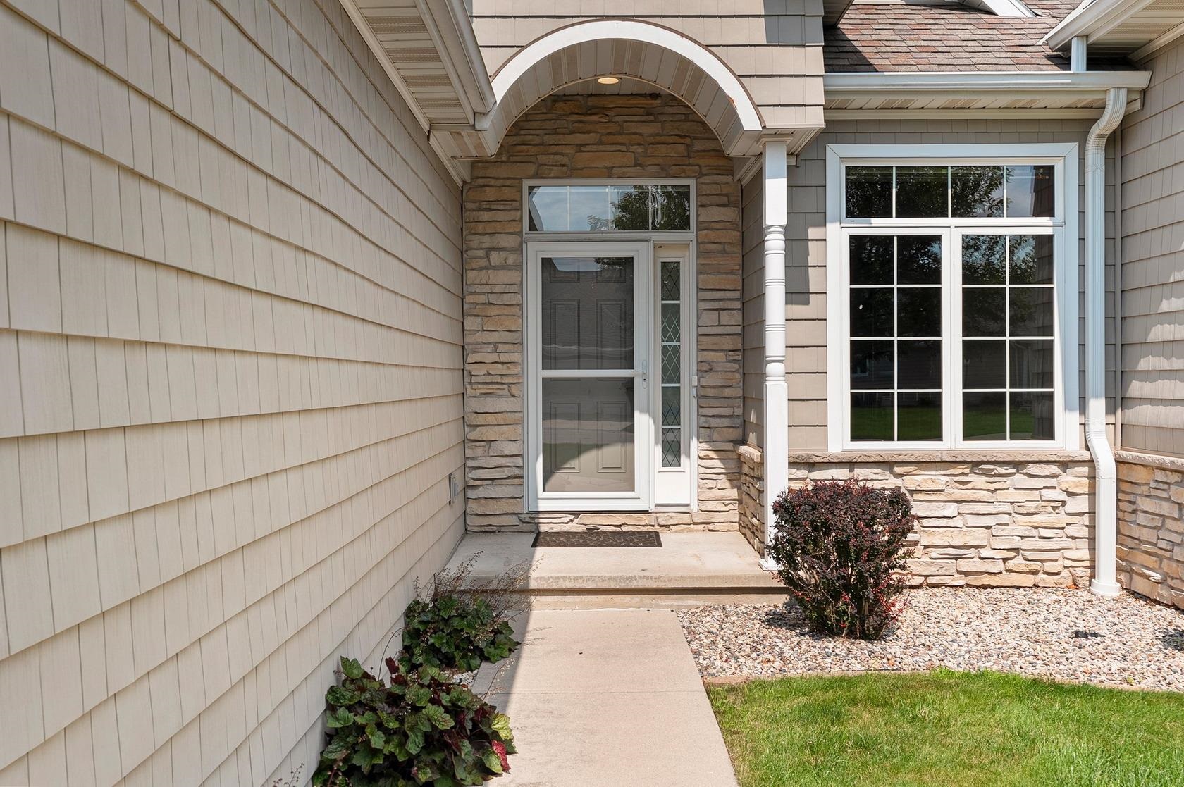 1713 Remington Ridge Way De Pere, WI 54115 - Photo 2 of 53