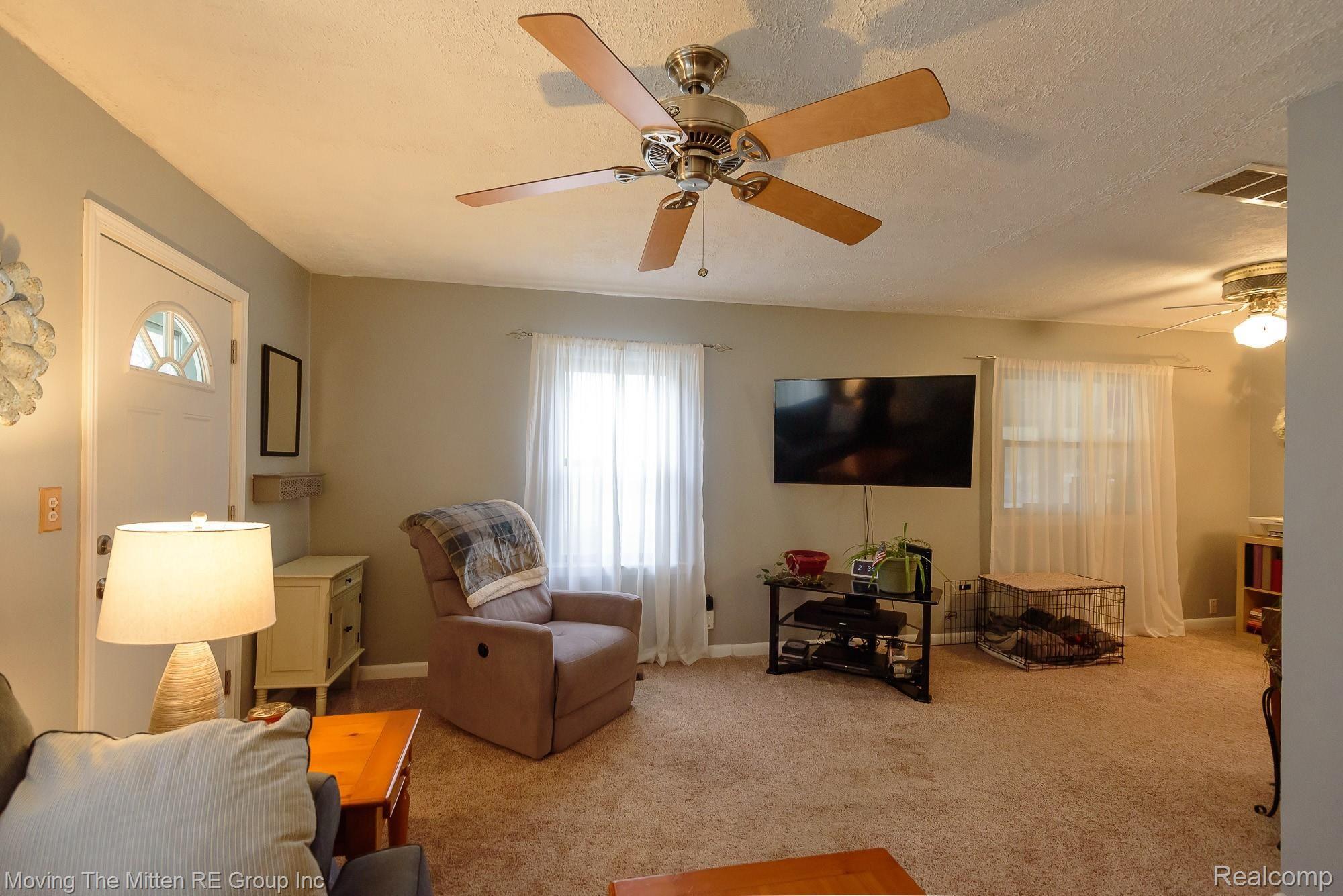45781 Harris Road Belleville, MI 48111 - Photo 4 of 39 MTM_45781_harris-23.jpg