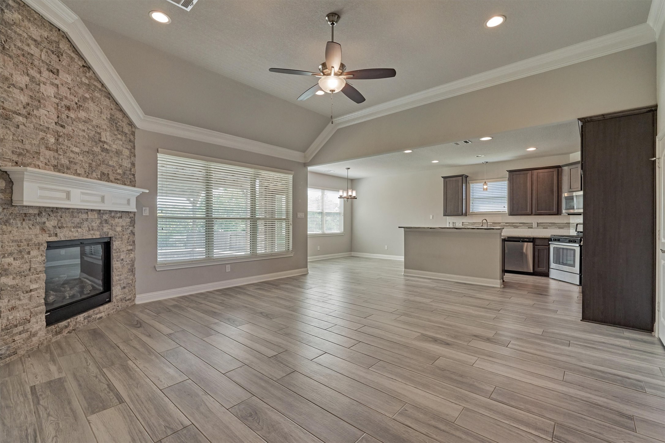 180 Racetrack Lane Montgomery, TX 77356 - Photo 15 of 46 Open living spaces!