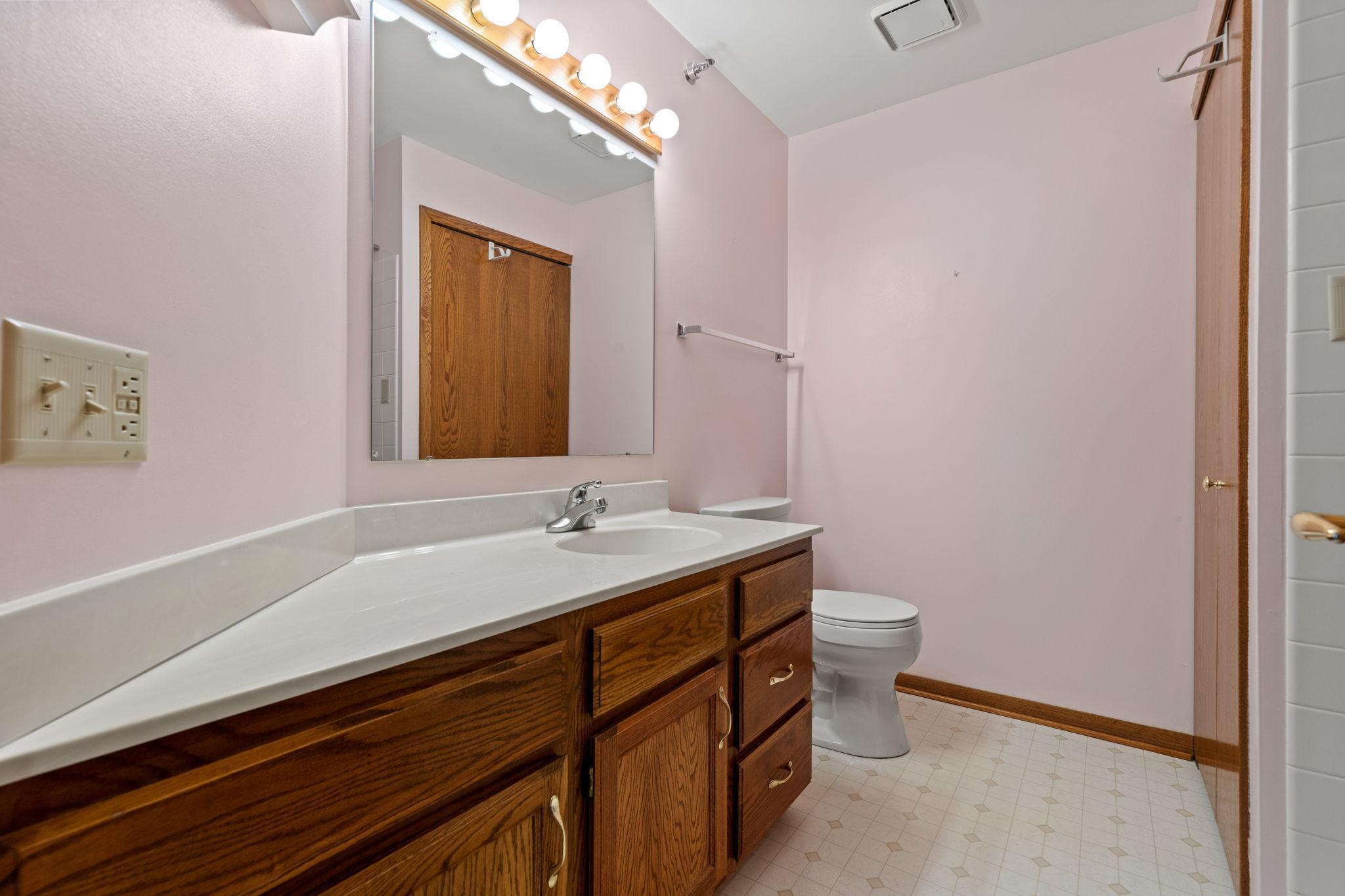 4035 Victoria Street North, Unit 211 Shoreview, MN 55126 - Photo 14 of 29