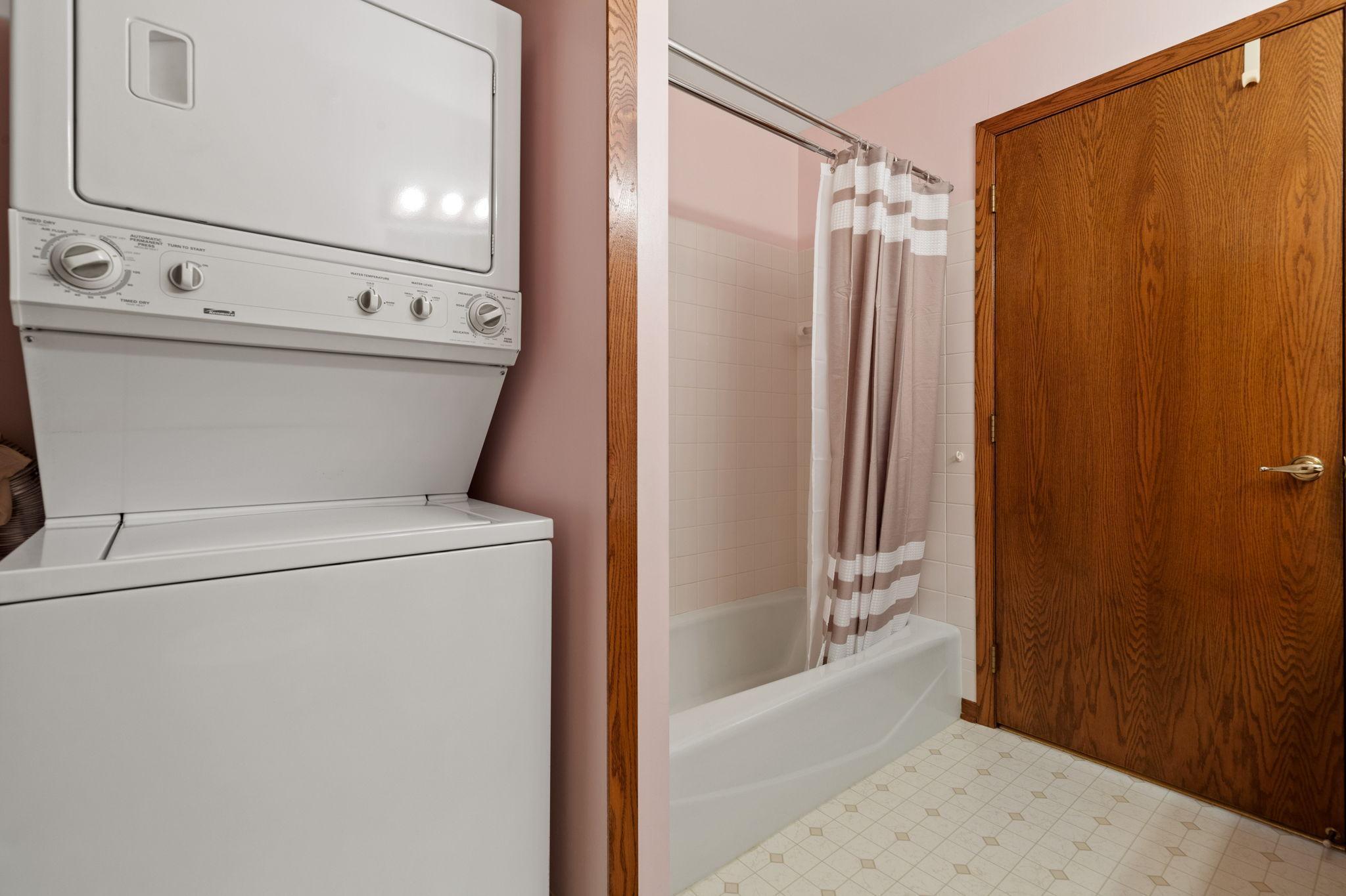 4035 Victoria Street North, Unit 211 Shoreview, MN 55126 - Photo 15 of 29