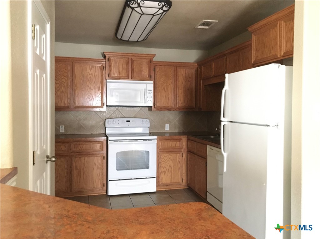3003 Baldwin Loop Killeen, TX 76549 - Photo 27 of 33