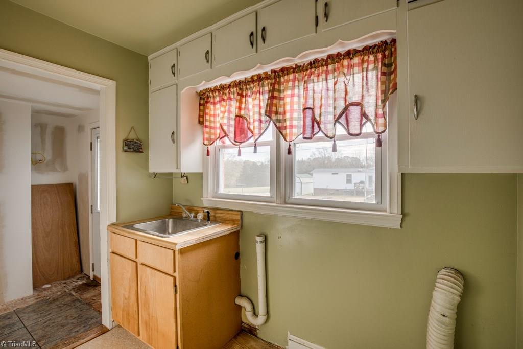 304 Fairground Road East Bend, NC 27018 - Photo 17 of 30 Gallery Image 17