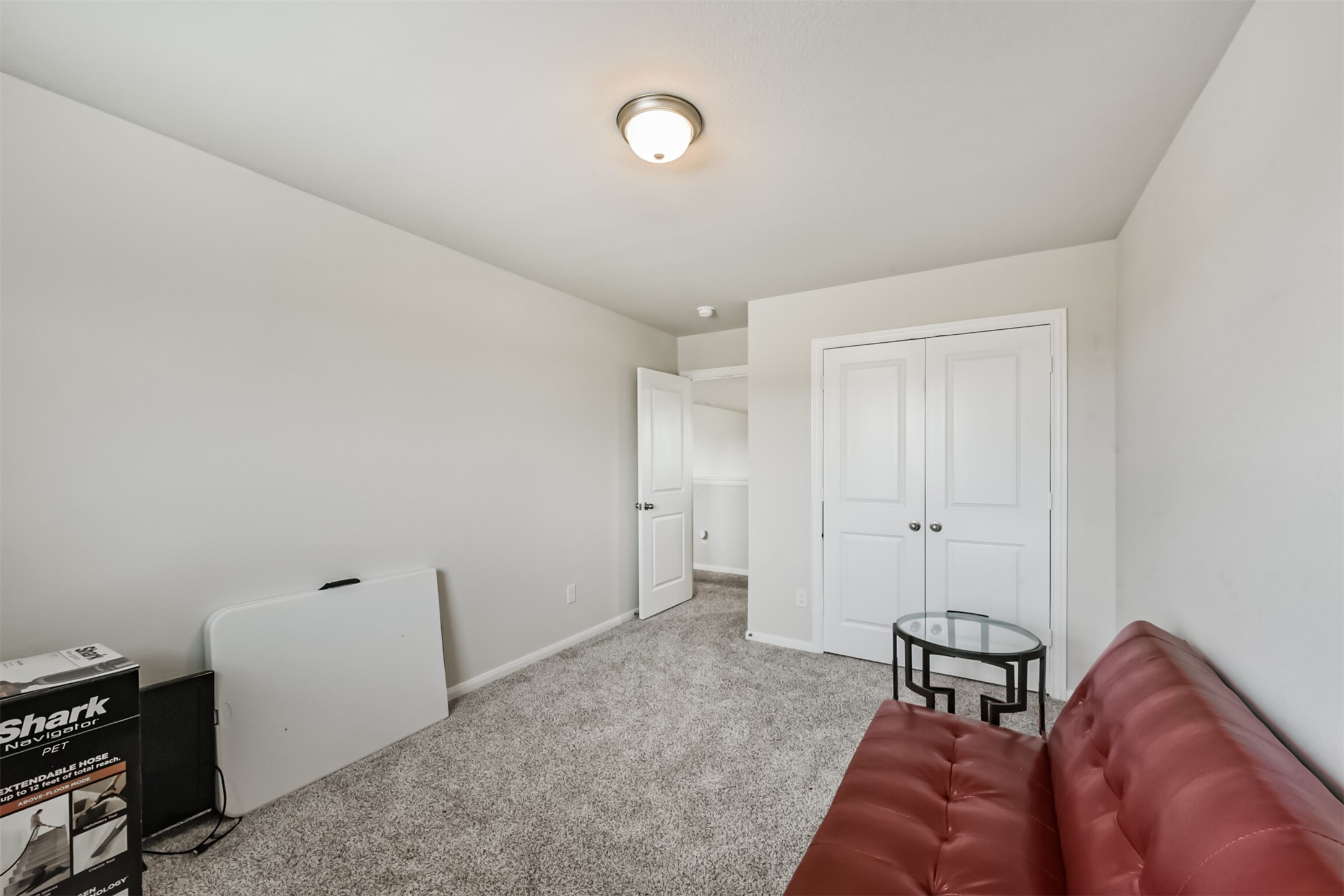 3607 Crosspointe Pass Angleton, TX 77515 - Photo 34 of 46 a living room with furniture