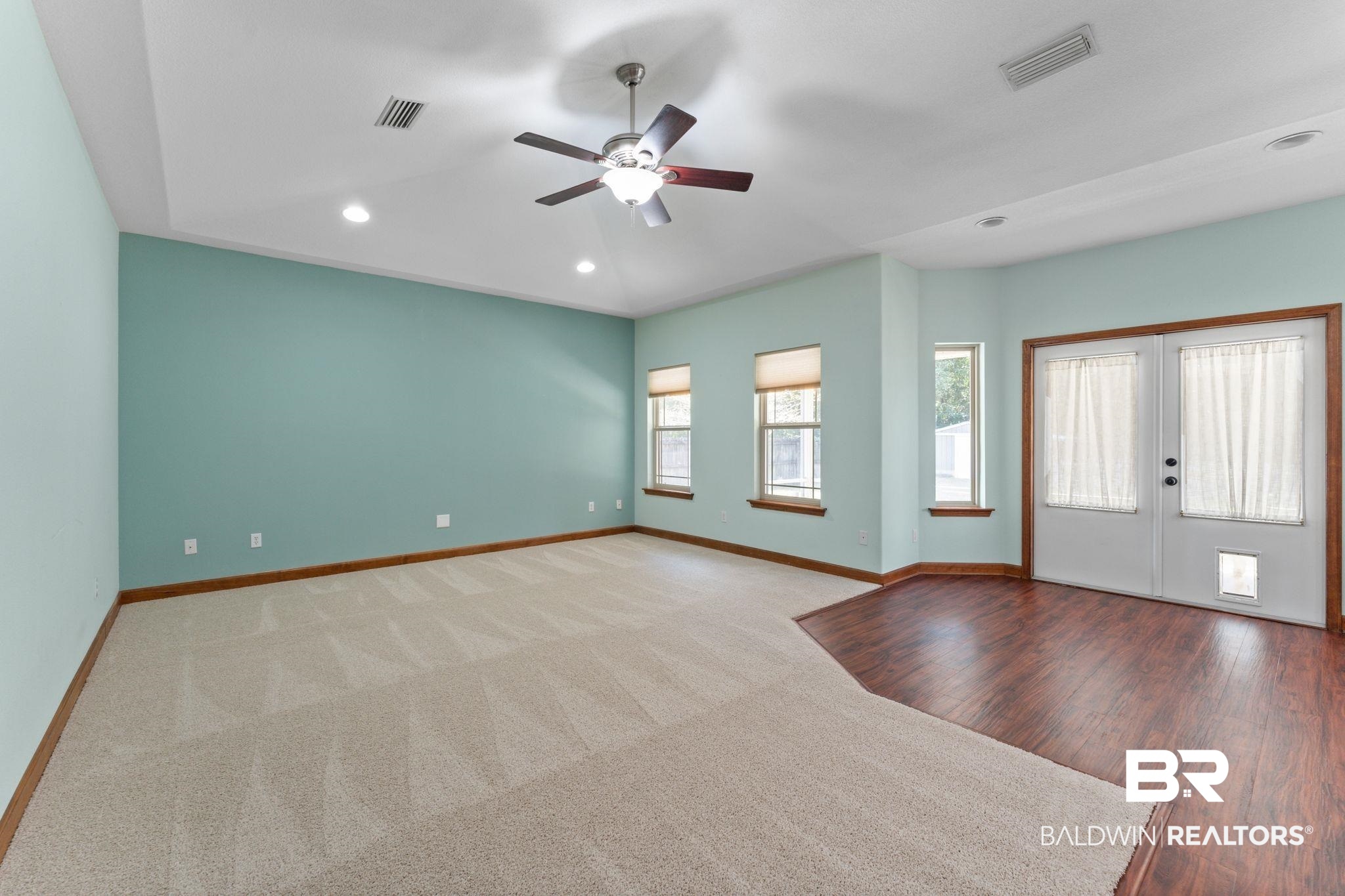 18812 Riverbend Loop Foley, AL 36535 - Photo 11 of 46 Living Room