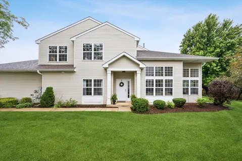 $359,900 | 121 South Barton Trail, Batavia, IL 60510