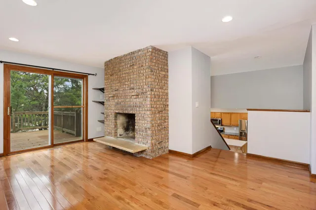 $3,200 | 8666 Windward Circle, Eden Prairie, MN 55344