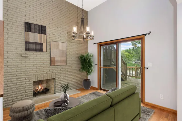 $3,200 | 8666 Windward Circle, Eden Prairie, MN 55344