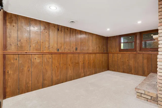 $3,200 | 8666 Windward Circle, Eden Prairie, MN 55344