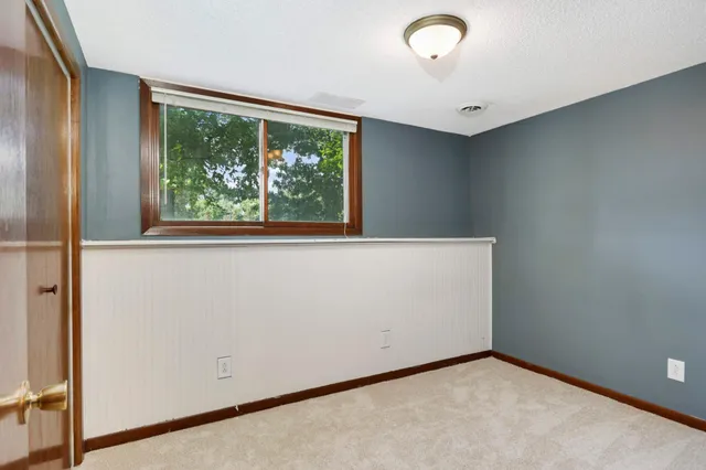 $3,200 | 8666 Windward Circle, Eden Prairie, MN 55344