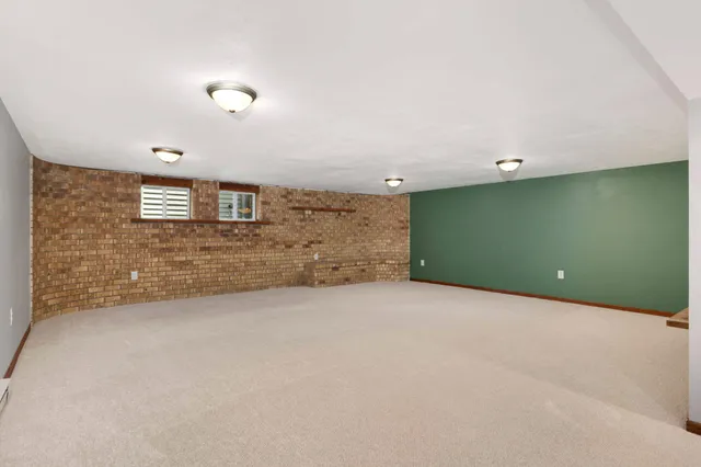 $3,200 | 8666 Windward Circle, Eden Prairie, MN 55344