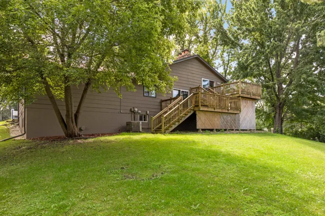 $3,200 | 8666 Windward Circle, Eden Prairie, MN 55344