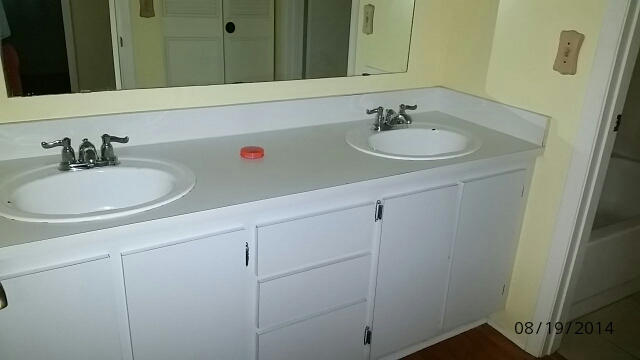 222 Woodland Road Palm Springs, FL 33461 - Photo 10 of 12 guestbath