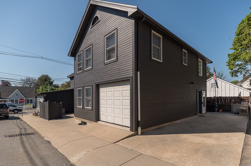 37 Topsfield Road Ipswich, MA 01938 - Photo 7 of 30