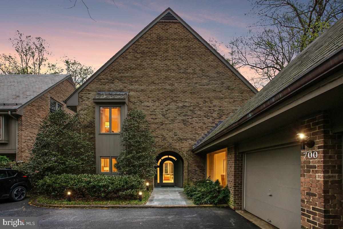 700 Belgrove Road McLean, VA 22101 - Photo 2 of 86 Night time