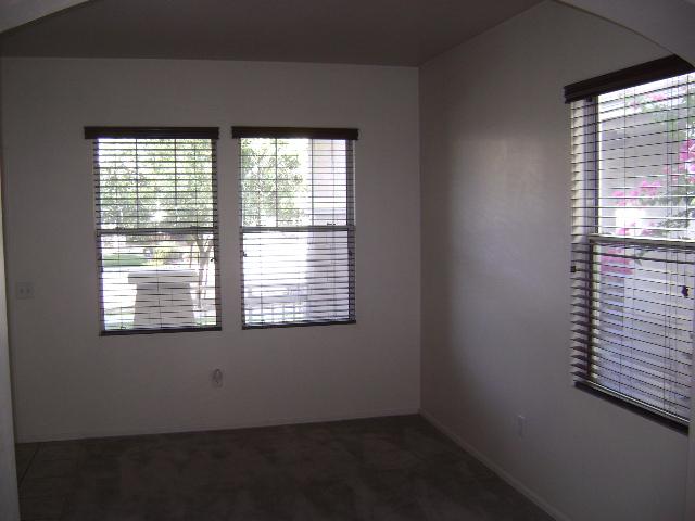 4021 West Carter Road Phoenix, AZ 85041 - Photo 3 of 15 INTERIOR, GLG 03