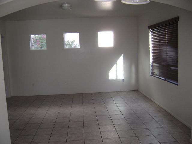 4021 West Carter Road Phoenix, AZ 85041 - Photo 7 of 15 INTERIOR, GLG 06