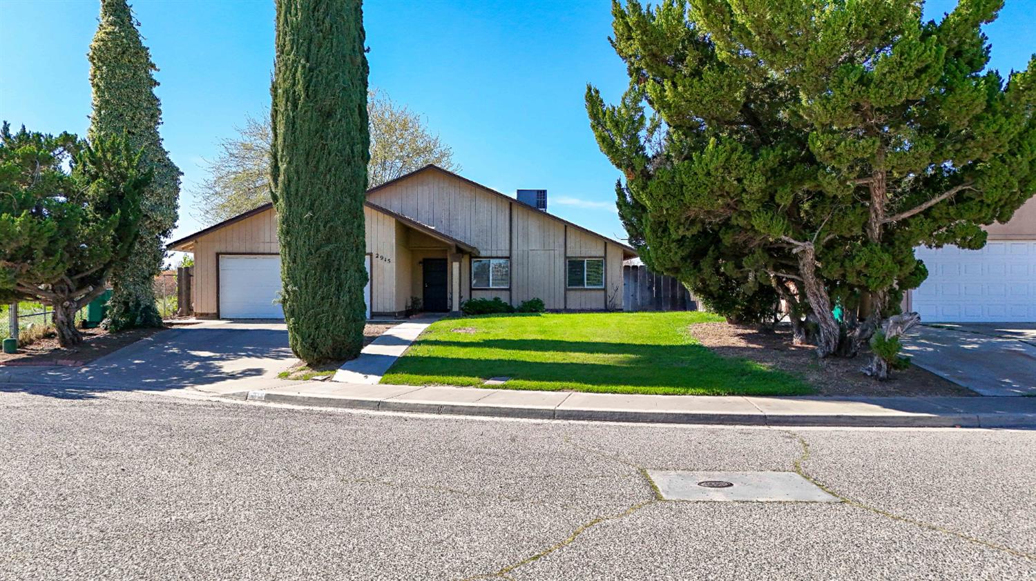 2915 Balsam Way Merced, CA 95348 - Photo 40 of 40 a view of house with a garden