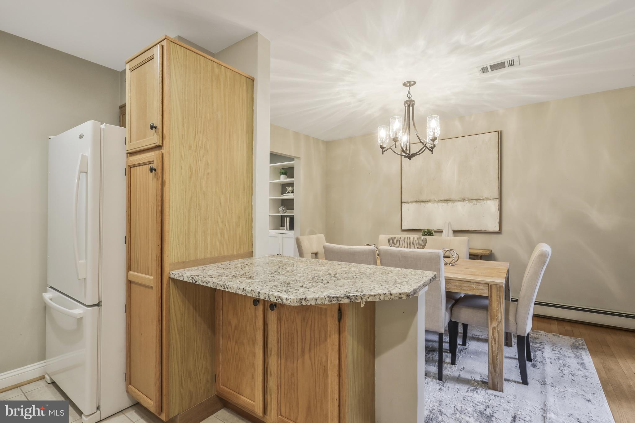 5512 Brookland Road Alexandria, VA 22310 - Photo 14 of 34 peninsula between kitchen & dining room