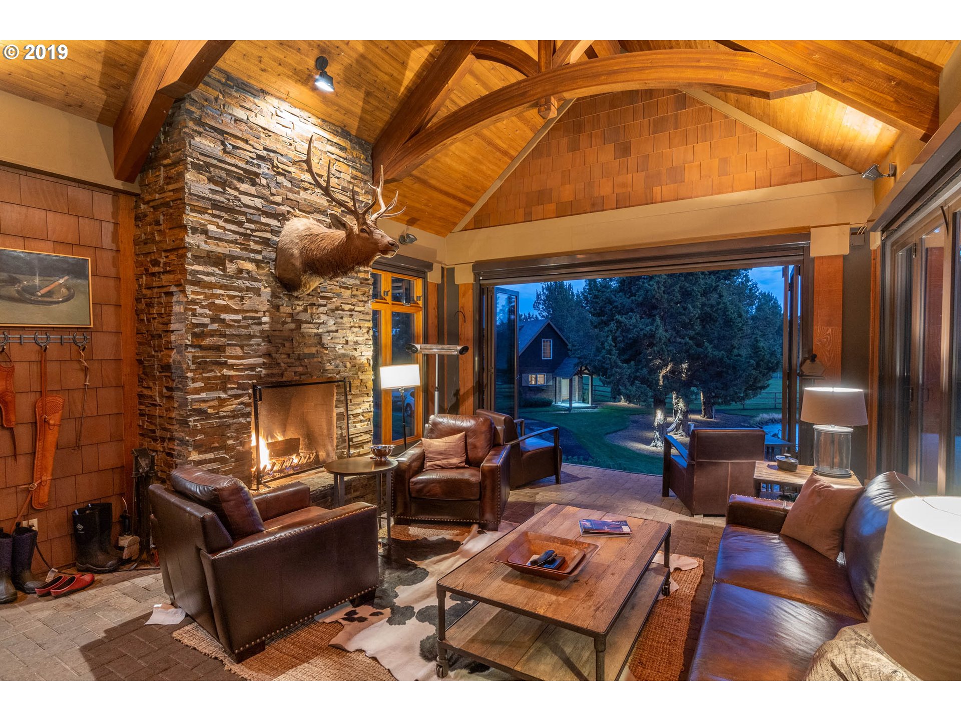 61425 Gosney Road Bend, OR 97702 - Photo 11 of 32