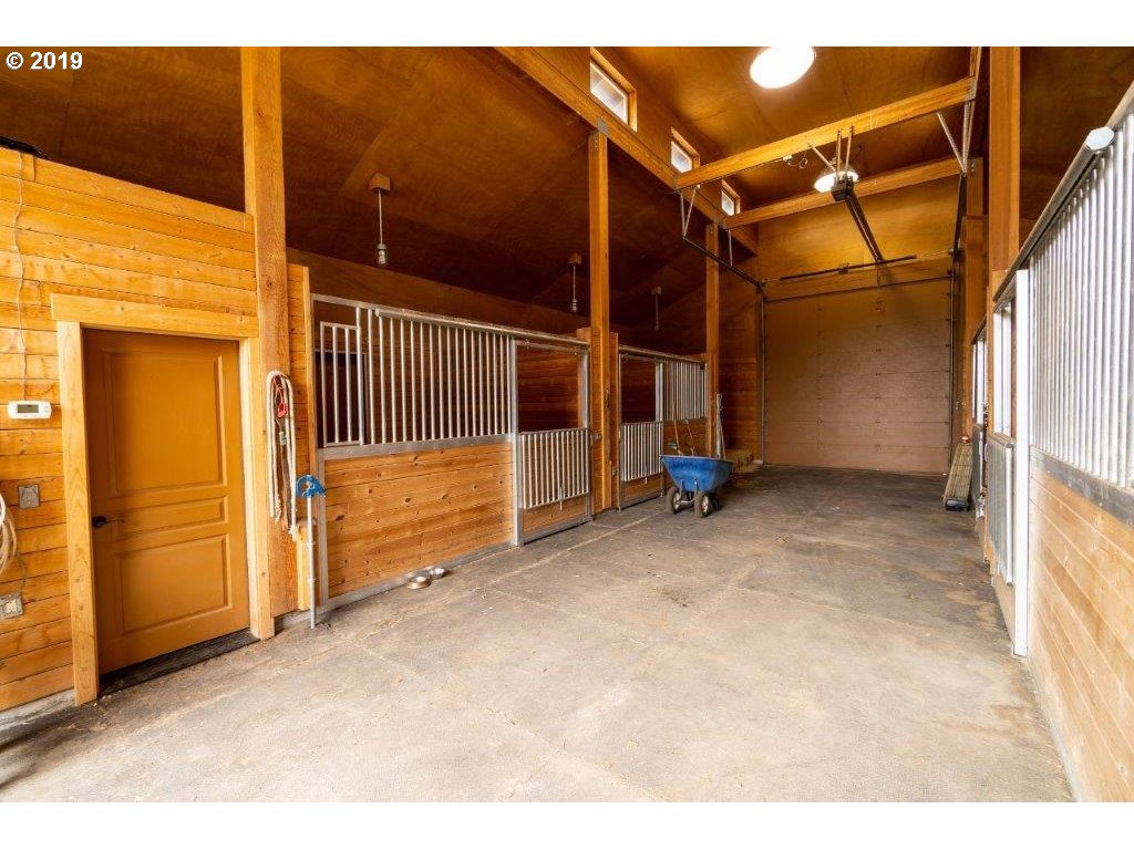 61425 Gosney Road Bend, OR 97702 - Photo 24 of 32