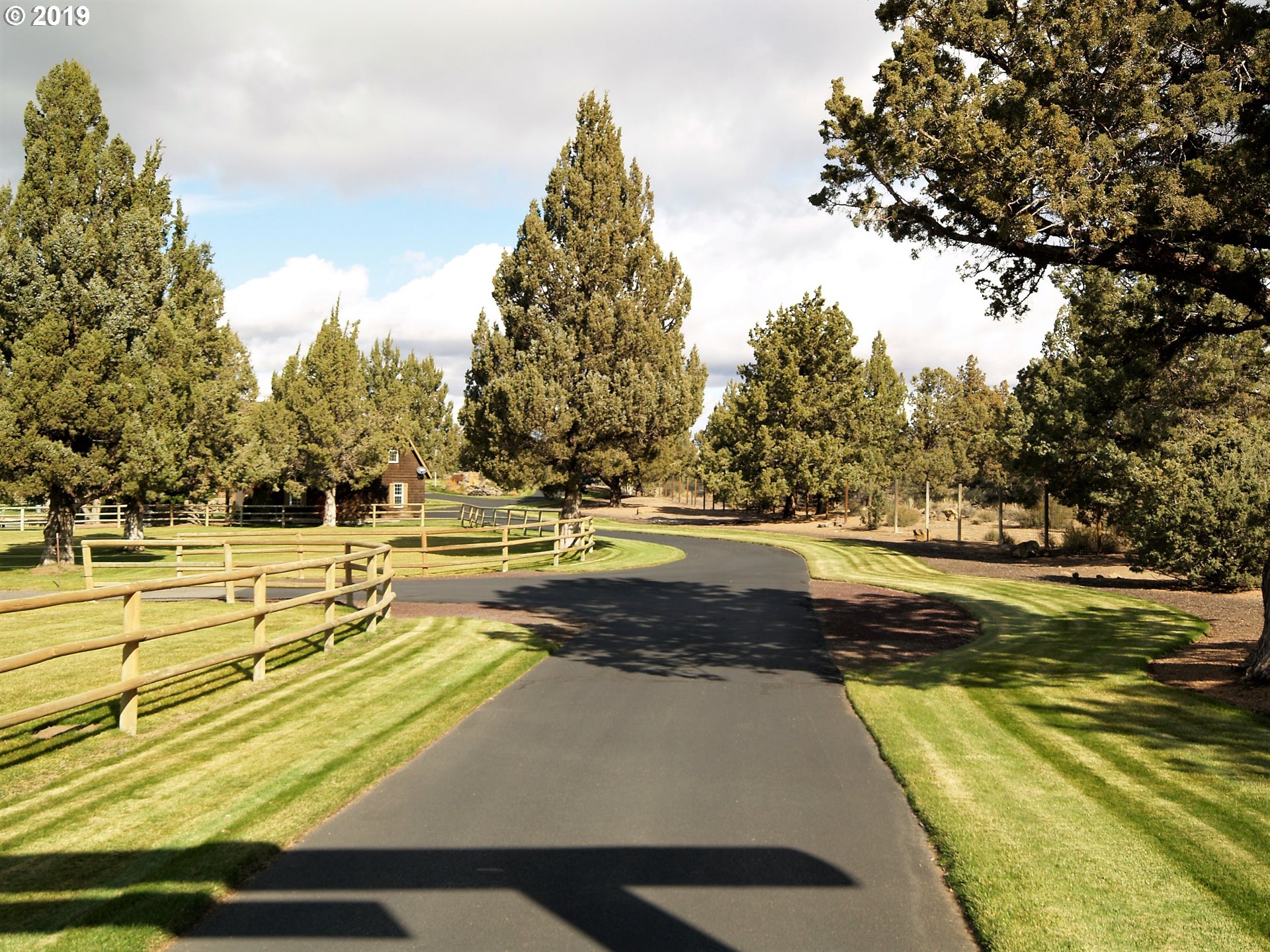 61425 Gosney Road Bend, OR 97702 - Photo 31 of 32