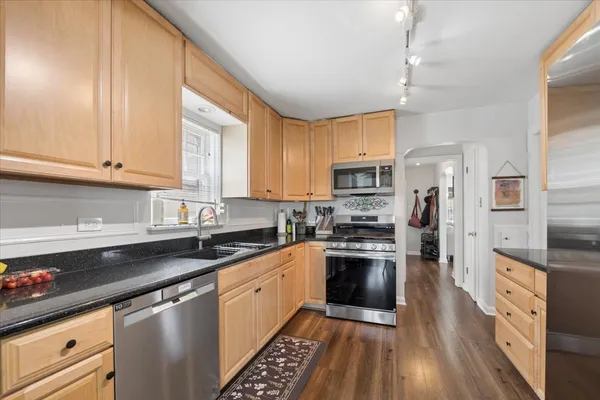 $650,000 | 7151 North Ottawa Avenue, Chicago, IL 60631
