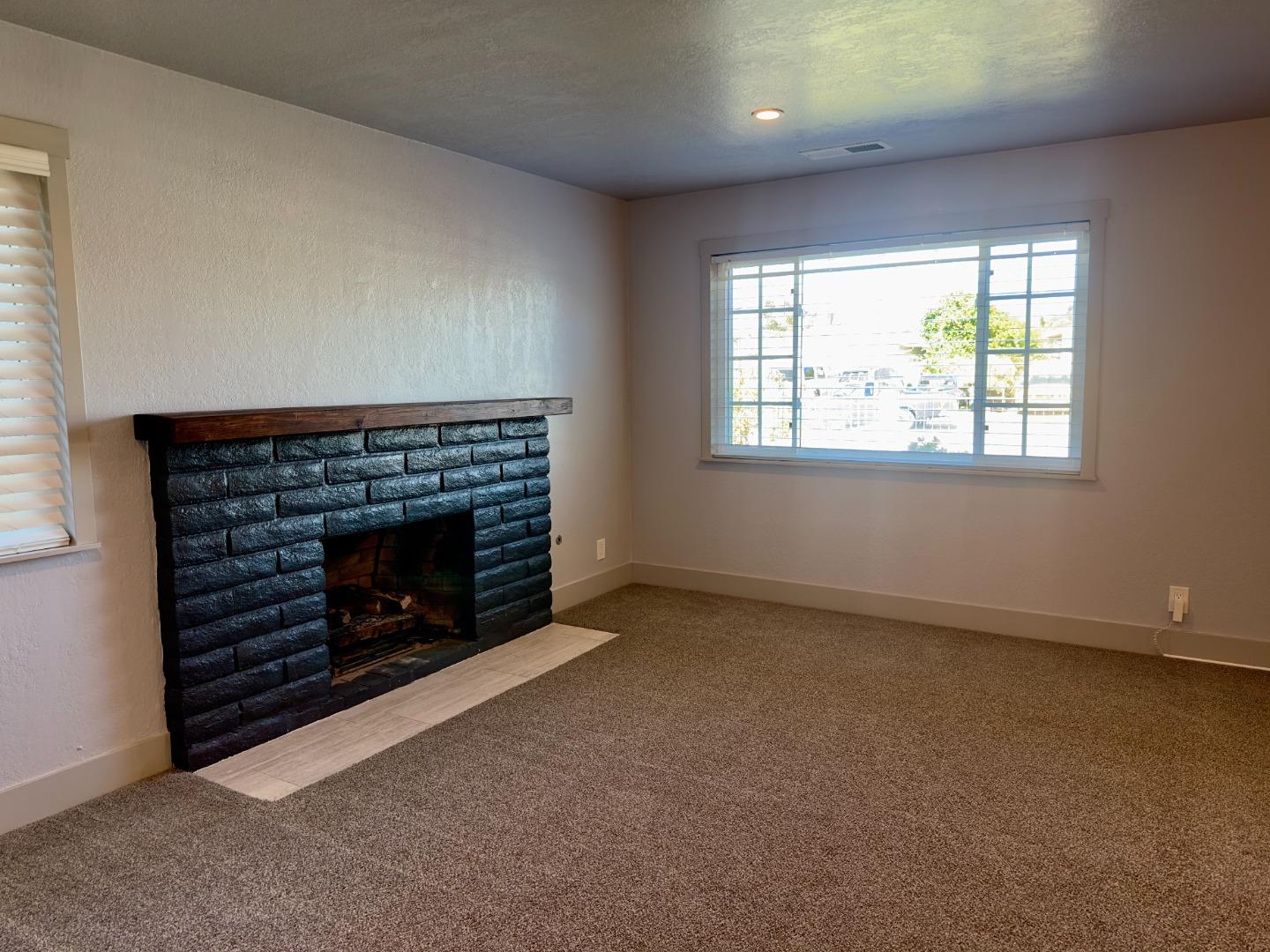 1640 Ukiah Way Salinas, CA 93906 - Photo 9 of 34