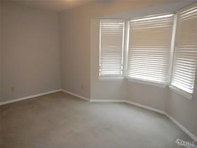 $304,000 | 2 Charleroi Place, Lake St. Louis, MO 63367