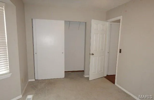 $304,000 | 2 Charleroi Place, Lake St. Louis, MO 63367