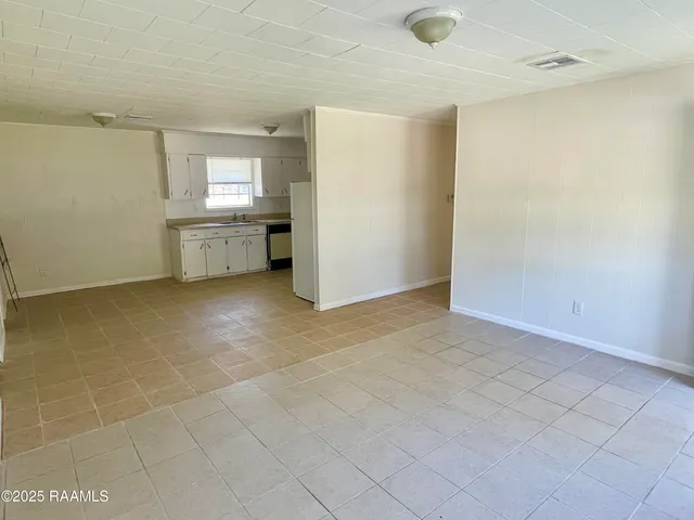 $1,200 | 1084 Red Barn Road, Breaux Bridge, LA 70517